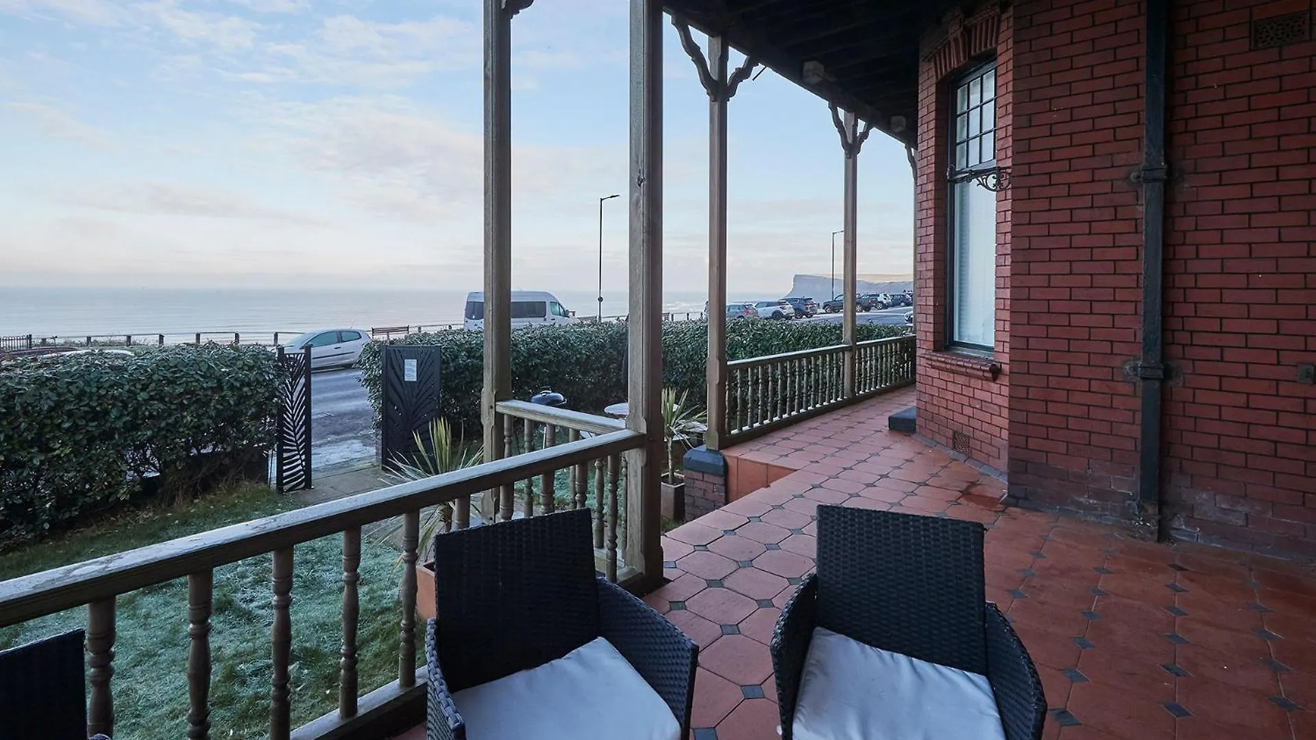 Captain'S Deck Beach Balcony Perfectlysaltburn United Kingdom