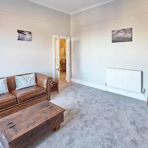 Host & - Cattersty Hideaway Saltburn-by-the-Sea